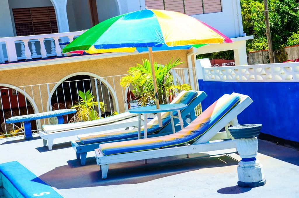 Marine View Hotel Ocho Rios Exterior photo