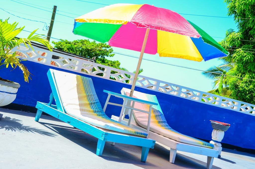 Marine View Hotel Ocho Rios Exterior photo