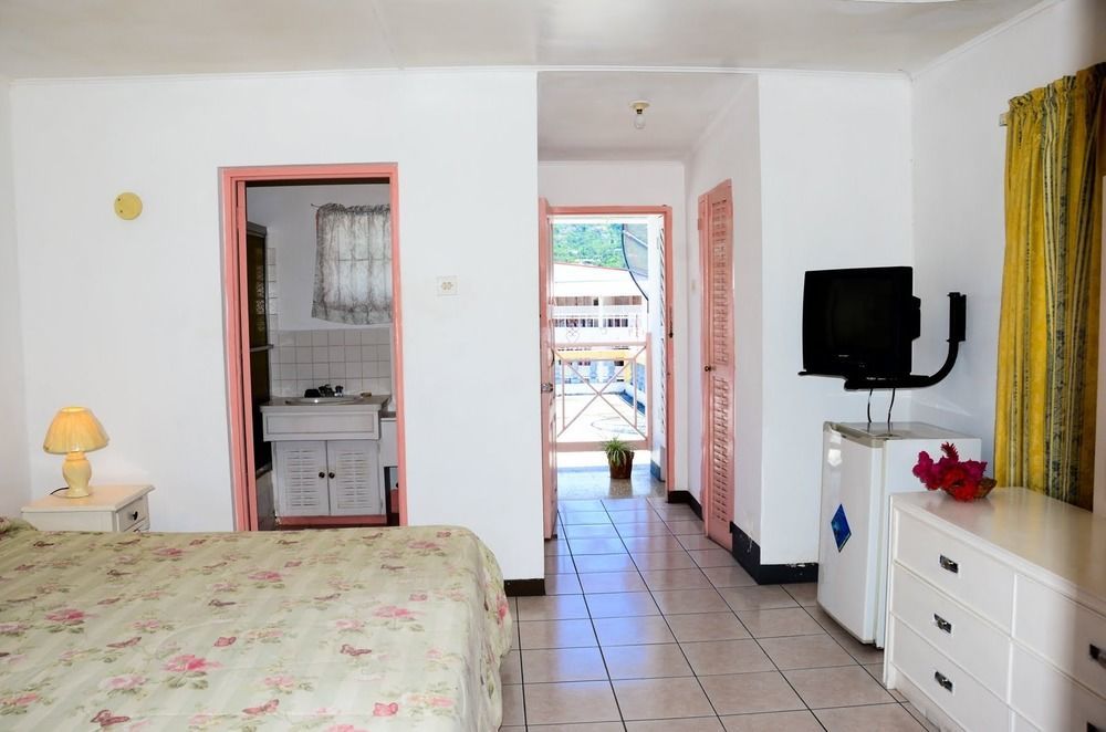 Marine View Hotel Ocho Rios Exterior photo