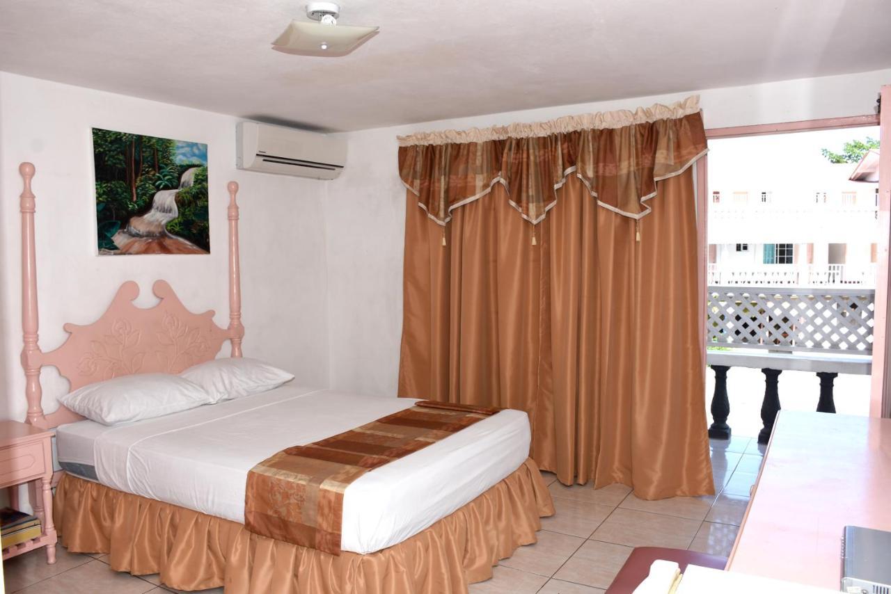 Marine View Hotel Ocho Rios Exterior photo